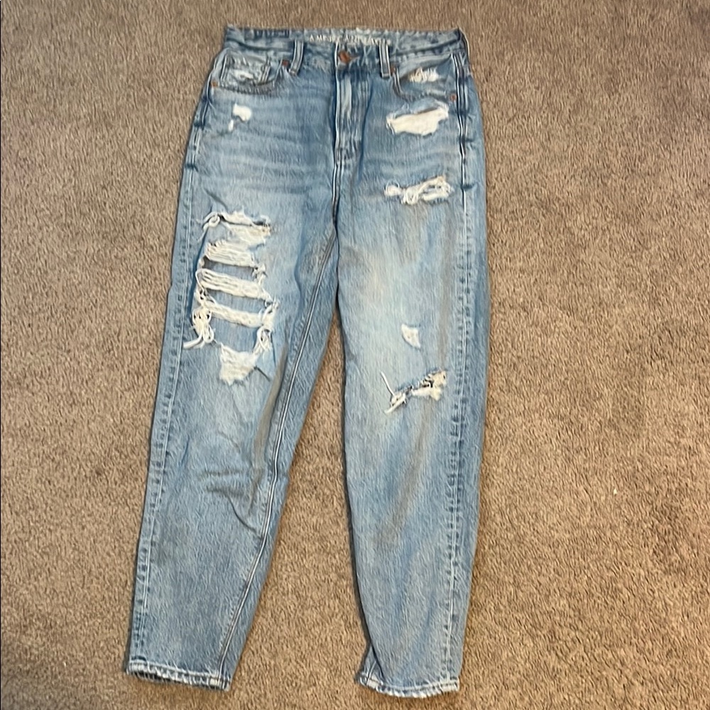 American Eagle Outfitters Blue relaxed mom Jeans with Distressed Details